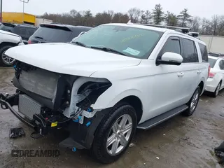 2019 Ford Expedition XLT with VIN 1FMJU1JT0KEA84331, listed as a IAAI auction lot 41800516 with 41,282 mi miles. Bid and sale history available at carsss.com. Image 2.