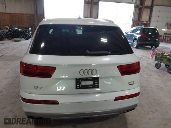 2017 Audi Q7 Premium Plus z VIN WA1LAAF76HD044846, wystawiony jako IAAI lot #42213407 z przebiegiem 105 695 mil mil oraz . Historia ofert i sprzedaży dostępna na DreamBid. Obrazek 17.
