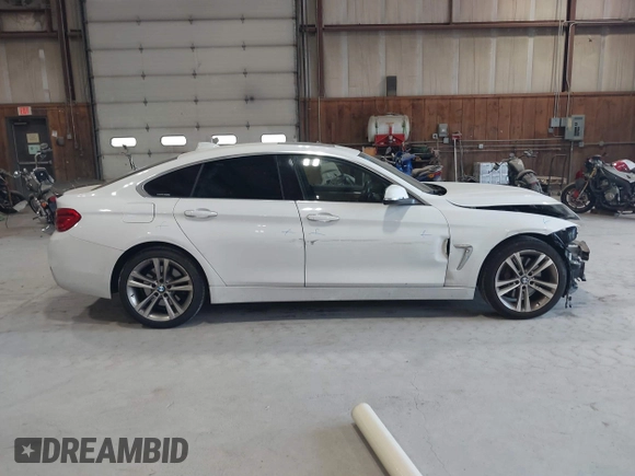 2019 BMW 4 Series 440i xDrive with VIN WBA4J7C5XKBM76209, listed as a IAAI auction lot 42071170 with 62,460 mi miles and . Bid and sale history available at carsss.com. Image 13.
