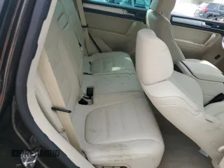 2016 Volkswagen Touareg Sport z VIN WVGEF9BP3GD013102, wystawiony jako Copart lot #53333375 z przebiegiem Nie podano mil oraz Szkoda całkowita • Salvage title. Historia ofert i sprzedaży dostępna na DreamBid. Obrazek 10.