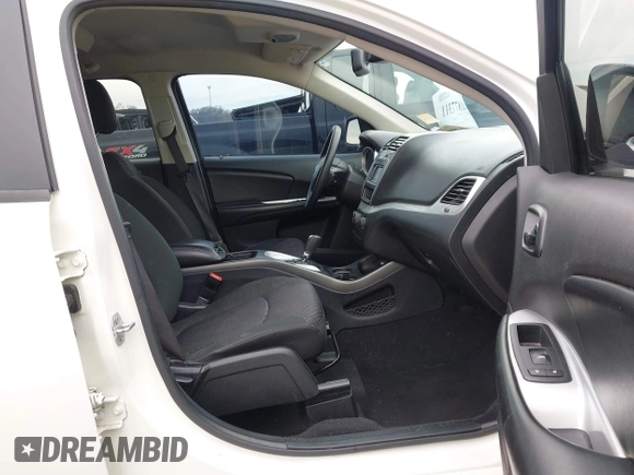 2019 Dodge Journey SE with VIN 3C4PDCBB1KT845643, listed as a IAAI auction lot 41877311 with 85,824 mi miles and . Bid and sale history available at DreamBid. Image 5.