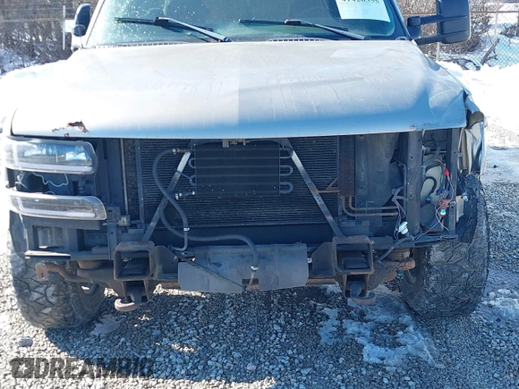 2001 Chevrolet Silverado 2500 with VIN 1GCGK29U21Z121197, listed as a IAAI auction lot 41426355 with 287,575 mi miles. Bid and sale history available at carsss.com. Image 6.