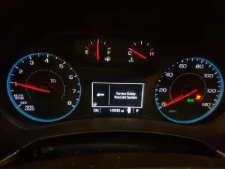 2018 Chevrolet Equinox LT z VIN 3GNAXSEV0JS553930, wystawiony jako Copart lot #74778664 z przebiegiem 143 190 mil mil oraz Szkoda całkowita • Salvage title. Historia ofert i sprzedaży dostępna na DreamBid. Obrazek 9.