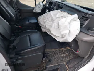 2024 Ford Transit Cargo z VIN 1FTBR1C84RKA32473, wystawiony jako IAAI lot #42438142 z przebiegiem 40 817 mil mil oraz . Historia ofert i sprzedaży dostępna na DreamBid. Obrazek 5.