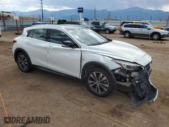 2018 Infiniti QX30 Premium with VIN SJKCH5CR2JA052770, listed as a Copart auction lot 61227824 with 39,761 mi miles and Salvage Title. Bid and sale history available at carsss.com. Image 4.