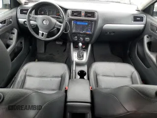 2013 Volkswagen Jetta SE with VIN 3VWDP7AJ9DM448489, listed as a Copart auction lot 62683725 with 178,931 mi miles and Salvage title. Bid and sale history available at DreamBid. Image 8.