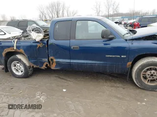 2000 Dodge Dakota with VIN 1B7GL22X8YS553040, listed as a IAAI auction lot 41186125 with 88,127 mi miles. Bid and sale history available at carsss.com. Image 13.