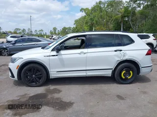 2022 Volkswagen Tiguan SE R-Line Black z VIN 3VVCB7AX5NM138604, wystawiony jako IAAI lot #42104933 z przebiegiem 31 489 mil mil oraz . Historia ofert i sprzedaży dostępna na DreamBid. Obrazek 15.