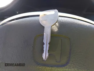 1992 Honda Civic DX z VIN 1HGEG8542NL032175, wystawiony jako IAAI lot #41852754 z przebiegiem 279 877 mil mil oraz . Historia ofert i sprzedaży dostępna na DreamBid. Obrazek 11.