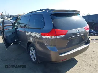 2012 Toyota Sienna LE AAS с VIN 5TDKK3DC4CS186443, выставлен на аукционе IAAI как лот 42225364 с пробегом Не указан миль и . История ставок и продаж доступна на DreamBid. Изображение 3.