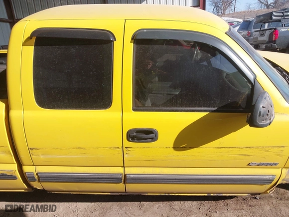 2002 Chevrolet Silverado 1500 LS with VIN 1GCEK19VX2Z244807, listed as a IAAI auction lot 41784212 with 246,067 mi miles. Bid and sale history available at carsss.com. Image 13.