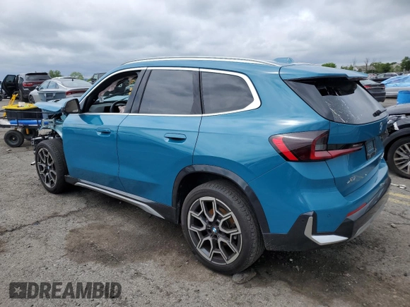 2025 BMW X1 xDrive28i z VIN WBX73EF06S5070458, wystawiony jako Copart lot #59026785 z przebiegiem Nie podano mil oraz Szkoda całkowita • Salvage title. Historia ofert i sprzedaży dostępna na DreamBid. Obrazek 2.