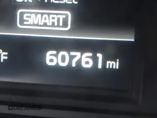 2022 Kia K5 GT-Line z VIN 5XXG64J24NG114772, wystawiony jako IAAI lot #42161747 z przebiegiem 60 761 mil mil oraz . Historia ofert i sprzedaży dostępna na DreamBid. Obrazek 16.