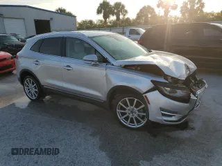 2019 Lincoln MKC Reserve with VIN 5LMCJ3C97KUL46993, listed as a Copart auction lot 55403035 with 42,638 mi miles and Salvage title. Bid and sale history available at DreamBid. Image 4.