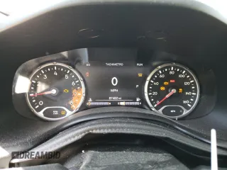 2017 Jeep Renegade Latitude z VIN ZACCJBBB3HPF86686, wystawiony jako Copart lot #54656705 z przebiegiem 87 482 mil mil oraz Szkoda całkowita • Salvage title. Historia ofert i sprzedaży dostępna na DreamBid. Obrazek 9.