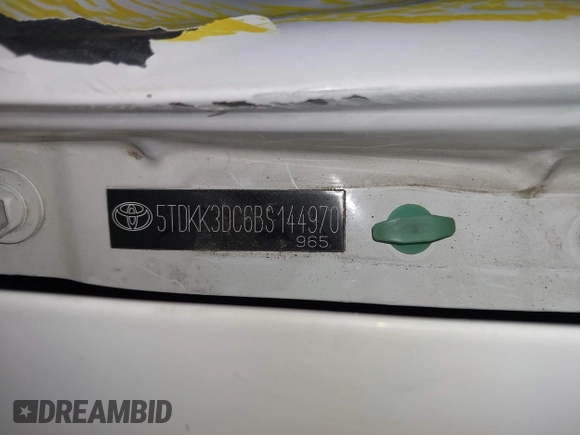 2011 Toyota Sienna LE AAS with VIN 5TDKK3DC6BS144970, listed as a IAAI auction lot 41881551 with 168,148 mi miles. Bid and sale history available at carsss.com. Image 9.