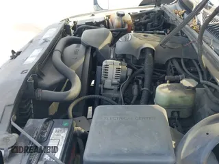 2001 Chevrolet Silverado 1500 LS with VIN 2GCEC19V611225126, listed as a IAAI auction lot 42995142 with 231,035 mi miles and . Bid and sale history available at DreamBid. Image 19.