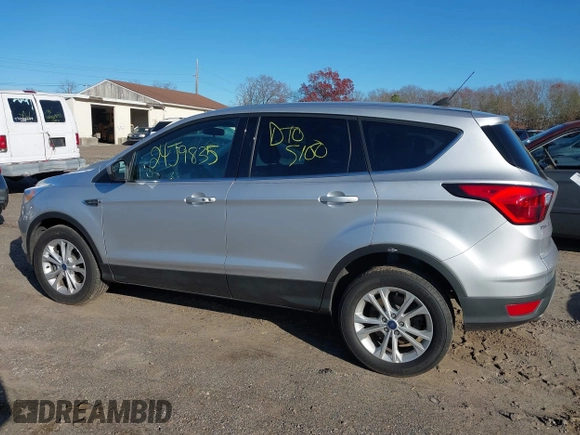 2019 Ford Escape SE z VIN 1FMCU9GD1KUC51552, wystawiony jako IAAI lot #40948295 z przebiegiem 24 571 mil mil oraz . Historia ofert i sprzedaży dostępna na DreamBid. Obrazek 3.
