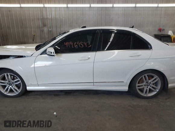 2012 Mercedes-Benz C 300 Sport z VIN WDDGF8BB4CA617822, wystawiony jako IAAI lot #41969593 z przebiegiem 188 670 mil mil oraz . Historia ofert i sprzedaży dostępna na DreamBid. Obrazek 15.
