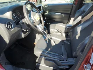 2016 Jeep Compass Latitude z VIN 1C4NJCEA4GD619757, wystawiony jako Copart lot #52113325 z przebiegiem 98 912 mil mil oraz Szkoda całkowita • Salvage title. Historia ofert i sprzedaży dostępna na DreamBid. Obrazek 7.