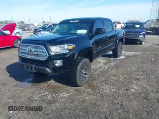 2023 Toyota Tacoma SR5 z VIN 3TYAZ5CN5PT036387, wystawiony jako IAAI lot #42077284 z przebiegiem 34 568 mil mil oraz . Historia ofert i sprzedaży dostępna na DreamBid. Obrazek 2.