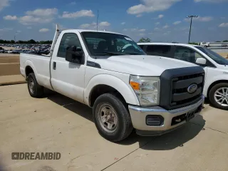 2015 Ford F-250 XL z VIN 1FTBF2A68FEB80829, wystawiony jako Copart lot #54684575 z przebiegiem 300 026 mil mil oraz Czysty tytuł • Clean title. Historia ofert i sprzedaży dostępna na DreamBid. Obrazek 4.
