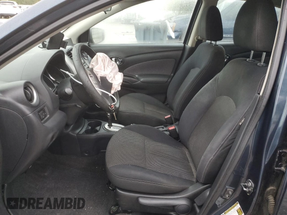 2015 Nissan Versa SV z VIN 3N1CN7AP8FL832042, wystawiony jako Copart lot #55859655 z przebiegiem 157 949 mil mil oraz Szkoda całkowita • Salvage title. Historia ofert i sprzedaży dostępna na DreamBid. Obrazek 7.