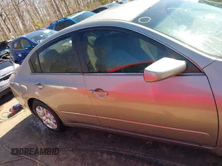 2012 Nissan Altima S z VIN 1N4AL2AP6CC204233, wystawiony jako IAAI lot #41808198 z przebiegiem 209 586 mil mil oraz . Historia ofert i sprzedaży dostępna na DreamBid. Obrazek 13.