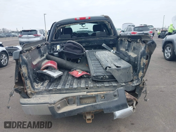 2010 GMC Sierra 1500 SLE z VIN 3GTRKVE38AG217942, wystawiony jako IAAI lot #41694936 z przebiegiem 115 167 mil mil oraz . Historia ofert i sprzedaży dostępna na DreamBid. Obrazek 16.