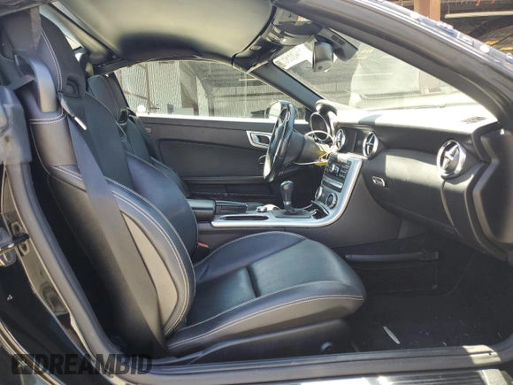 2013 Mercedes-Benz SLK 250 z VIN WDDPK4HA6DF069653, wystawiony jako Copart lot #63466965 z przebiegiem 147 749 mil mil oraz Szkoda całkowita • Salvage title. Historia ofert i sprzedaży dostępna na DreamBid. Obrazek 10.