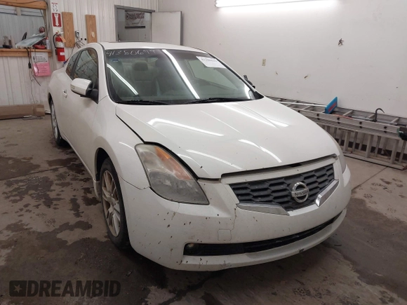 2008 Nissan Altima 3.5 SE with VIN 1N4BL24E58C165172, listed as a IAAI auction lot 41380699 with 191,249 mi miles. Bid and sale history available at carsss.com. Image 1.