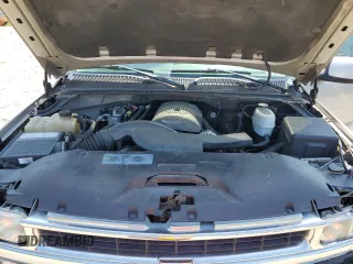 2006 Chevrolet Suburban LS with VIN 1GNFK16Z76J170074, listed as a Copart auction lot 61898635 with 284,436 mi miles and Salvage title. Bid and sale history available at DreamBid. Image 12.
