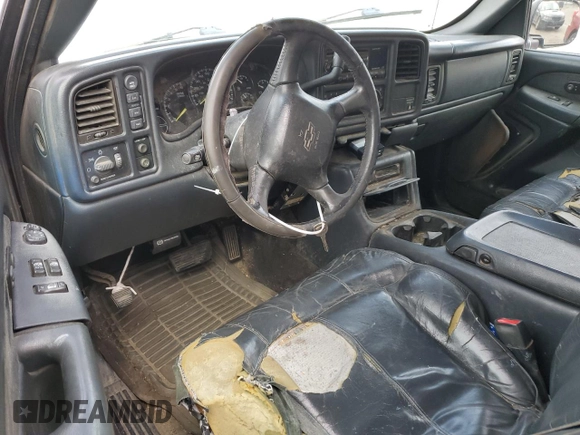 2000 Chevrolet Silverado 2500 LT with VIN 1GCGK29U2YE430010, listed as a Copart auction lot 37657274 with 329,629 mi miles and Clean Title. Bid and sale history available at carsss.com. Image 8.