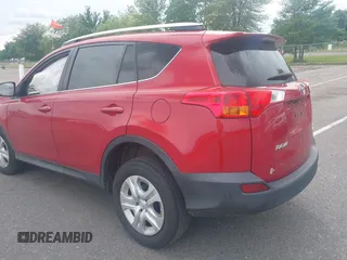 2015 Toyota RAV4 LE z VIN 2T3BFREV3FW354504, wystawiony jako IAAI lot #42353690 z przebiegiem 128 538 mil mil oraz . Historia ofert i sprzedaży dostępna na DreamBid. Obrazek 3.