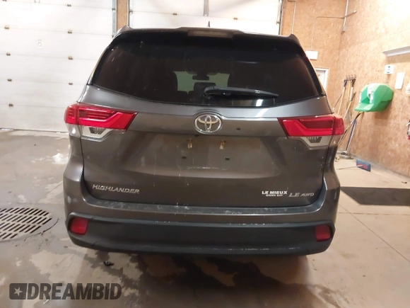 2019 Toyota Highlander LE with VIN 5TDBZRFH7KS922457, listed as a IAAI auction lot 41387627 with 36,963 mi miles and . Bid and sale history available at DreamBid. Image 17.