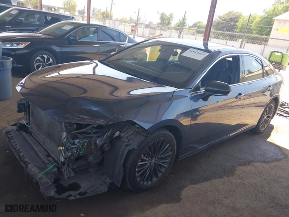 2019 Toyota Avalon Hybrid Limited with VIN 4T1B21FB4KU005887, listed as a IAAI auction lot 42014462 with 141,213 mi miles. Bid and sale history available at carsss.com. Image 18.