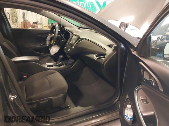 2018 Chevrolet Malibu LT with VIN 1G1ZD5ST0JF242780, listed as a IAAI auction lot 41891122 with 101,819 mi miles. Bid and sale history available at carsss.com. Image 5.