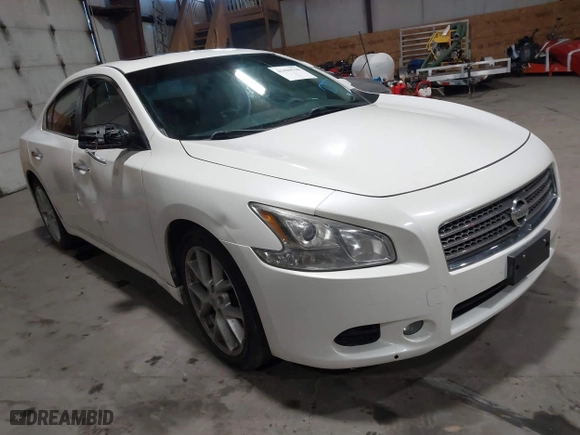 2009 Nissan Maxima 3.5 S with VIN 1N4AA51EX9C840037, listed as a IAAI auction lot 41429538 with 198,521 mi miles. Bid and sale history available at carsss.com. Image 1.