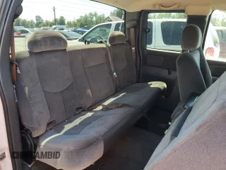 2006 GMC Sierra 1500 SLT z VIN 1GTEK19B36Z258351, wystawiony jako Copart lot #60077965 z przebiegiem 334 910 mil mil oraz Czysty tytuł • Clean title. Historia ofert i sprzedaży dostępna na DreamBid. Obrazek 10.