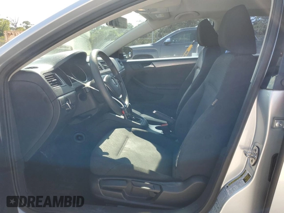 2015 Volkswagen Jetta Sedan 1.8T SE w/Connectivity with VIN 3VWD07AJ3FM277990, listed as a Copart auction lot 53229895 with 207,427 mi miles and Clean Title. Bid and sale history available at carsss.com. Image 7.