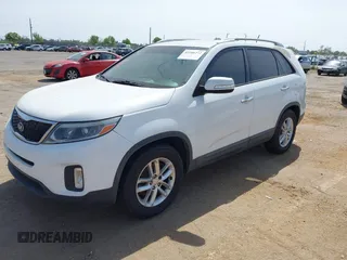 2014 Kia Sorento LX with VIN 5XYKT4A68EG481370, listed as a IAAI auction lot 42106272 with 181,482 mi miles and . Bid and sale history available at DreamBid. Image 2.