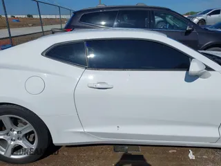 2019 Chevrolet Camaro 1LT z VIN 1G1FB1RX0K0149384, wystawiony jako IAAI lot #42106283 z przebiegiem 61 738 mil mil oraz . Historia ofert i sprzedaży dostępna na DreamBid. Obrazek 13.