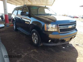 2011 Chevrolet Suburban LT z VIN 1GNSCJE06BR386573, wystawiony jako IAAI lot #41980784 z przebiegiem 250 308 mil mil oraz . Historia ofert i sprzedaży dostępna na DreamBid. Obrazek 1.