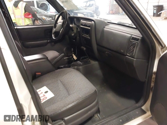 2000 Jeep Cherokee Classic with VIN 1J4FF58S8YL171529, listed as a IAAI auction lot 41748458 with Not provided miles and . Bid and sale history available at DreamBid. Image 5.