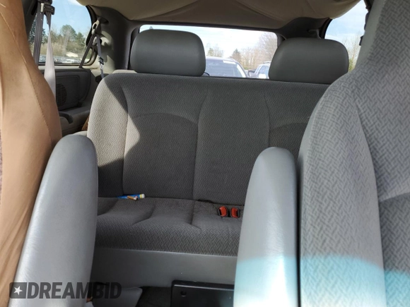 2004 Dodge Caravan SE with VIN 1D4GP24R74B526184, listed as a Copart auction lot 50618935 with 216,592 mi miles and Salvage Title. Bid and sale history available at carsss.com. Image 10.