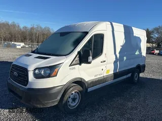2019 Ford Transit z VIN 1FTYE2CM5KKB51406, wystawiony jako Copart lot #41748155 z przebiegiem 56 635 mil mil oraz Czysty tytuł • Clean title. Historia ofert i sprzedaży dostępna na DreamBid. Obrazek 2.