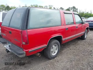 1992 GMC Suburban z VIN 1GKEC16K9NJ722021, wystawiony jako IAAI lot #42255371 z przebiegiem 180 966 mil mil oraz . Historia ofert i sprzedaży dostępna na DreamBid. Obrazek 4.