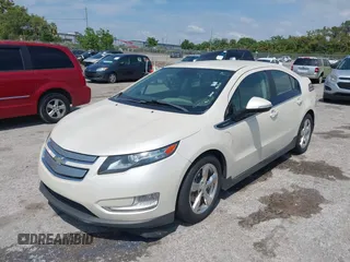 2014 Chevrolet Volt with VIN 1G1RB6E4XEU152117, listed as a IAAI auction lot 42107089 with 130,376 mi miles and . Bid and sale history available at carsss.com. Image 6.