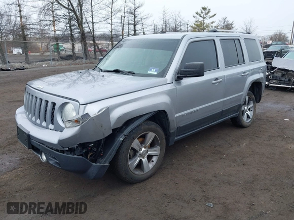 2017 Jeep Patriot High Altitude z VIN 1C4NJPFA9HD118354, wystawiony jako IAAI lot #41848700 z przebiegiem 82 624 mil mil oraz . Historia ofert i sprzedaży dostępna na DreamBid. Obrazek 17.