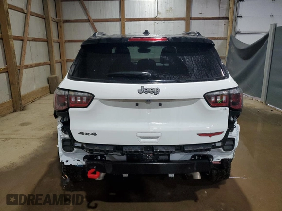 2025 Jeep Compass Trailhawk z VIN 3C4NJDDN6ST543410, wystawiony jako Copart lot #62530235 z przebiegiem 9 197 mil mil oraz Czysty tytuł • Clean title. Historia ofert i sprzedaży dostępna na DreamBid. Obrazek 6.